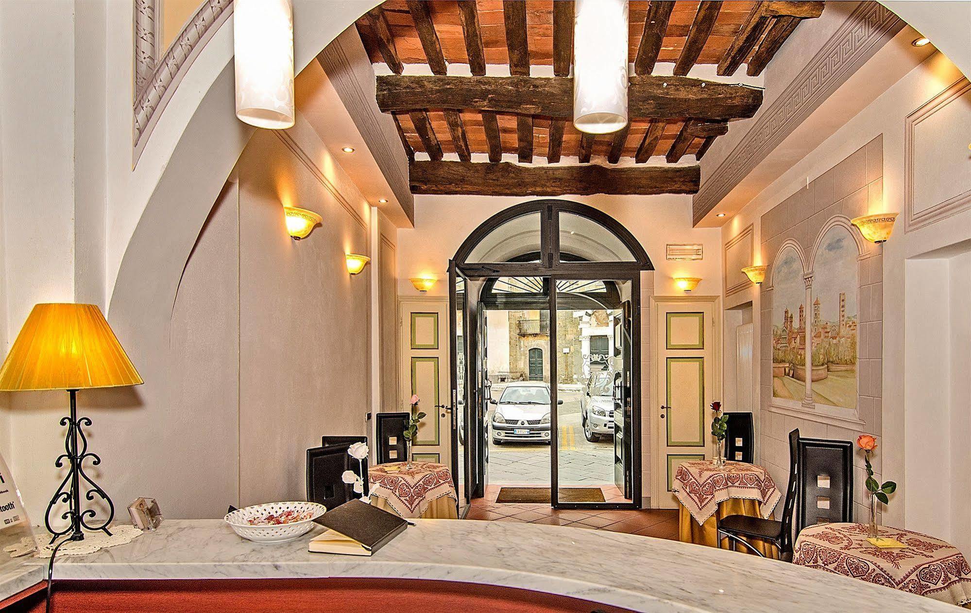 Dimora Dei Guelfi Luxury Rooms Lucca Luaran gambar