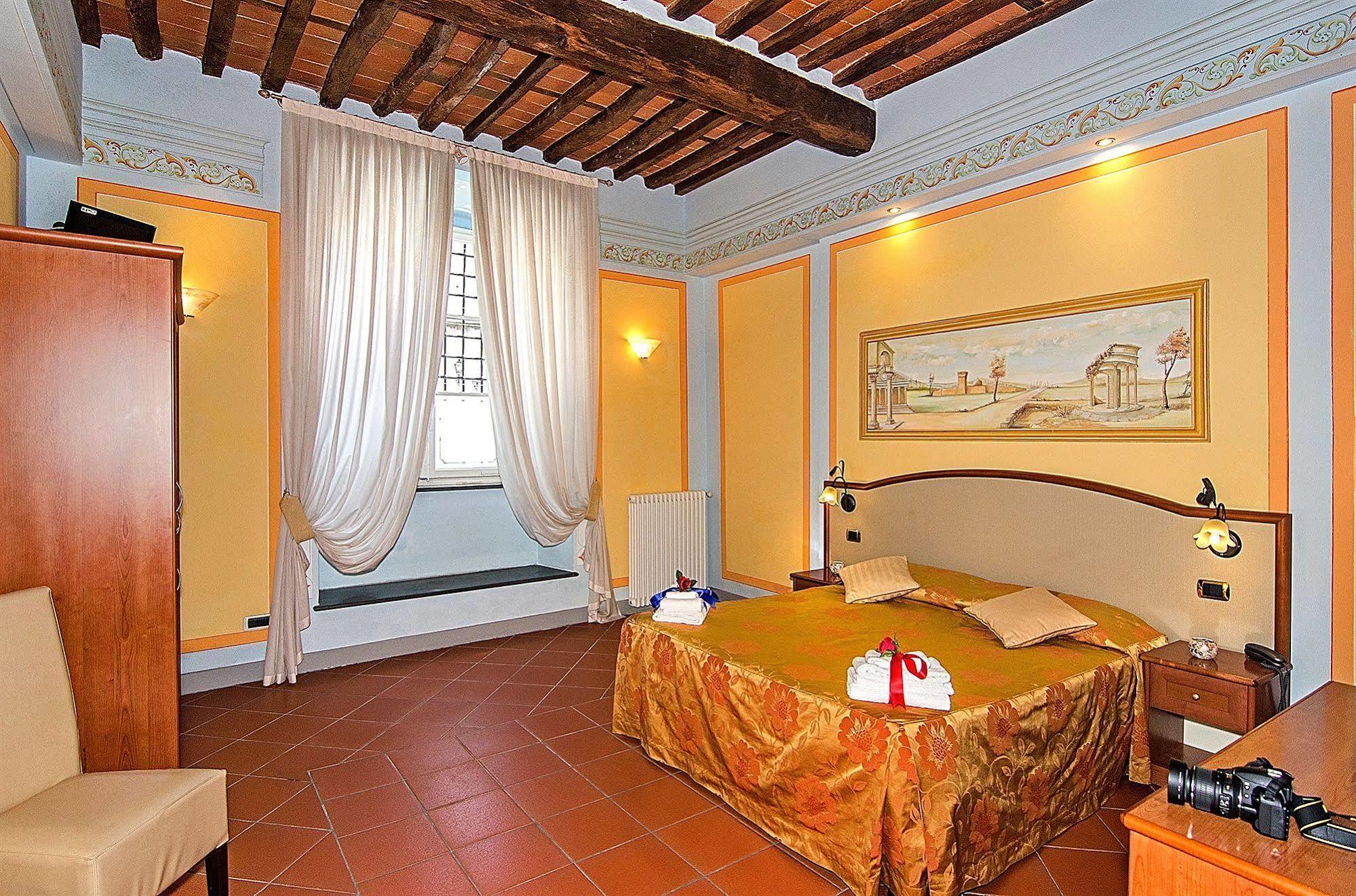 Dimora Dei Guelfi Luxury Rooms Lucca Luaran gambar