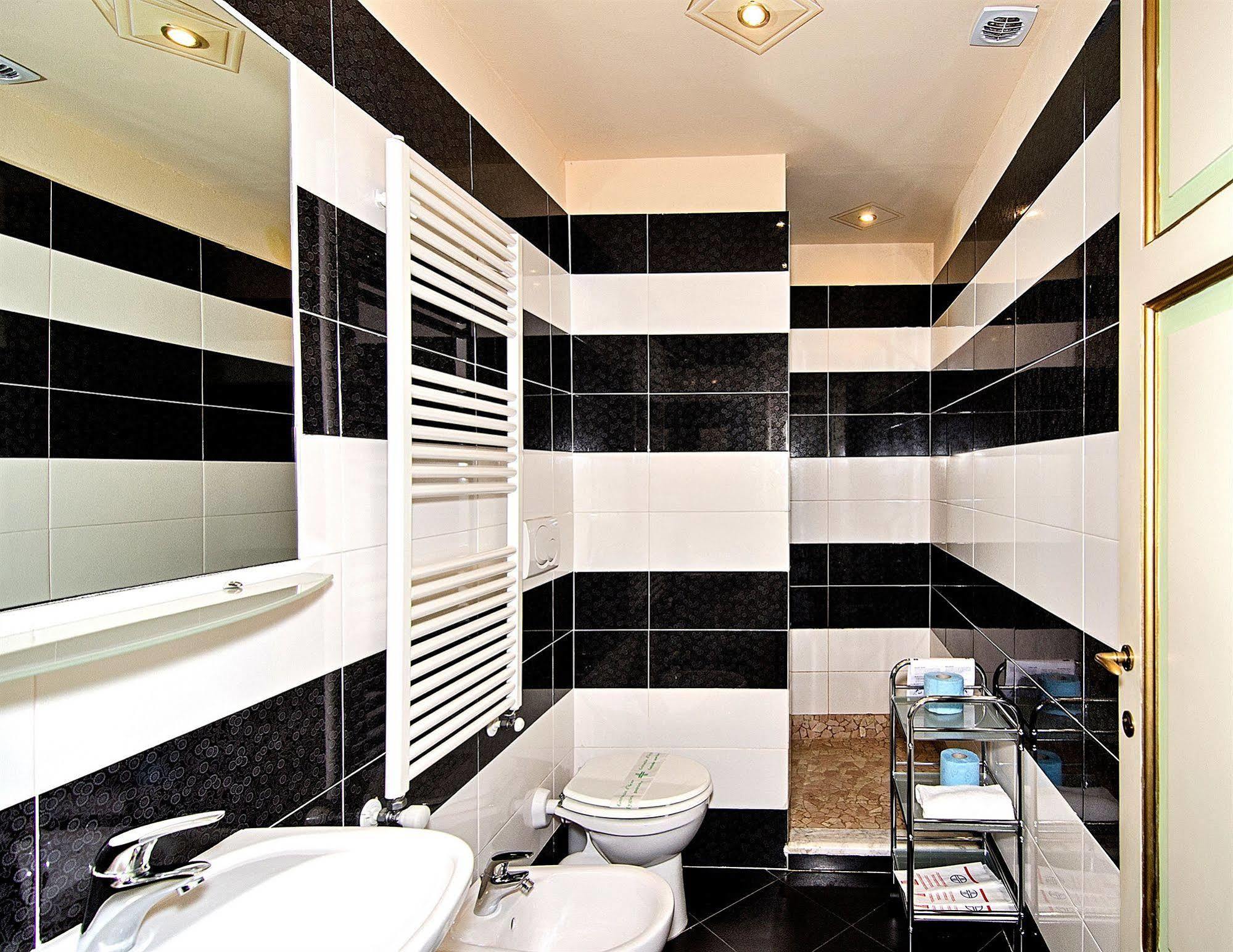 Dimora Dei Guelfi Luxury Rooms Lucca Luaran gambar