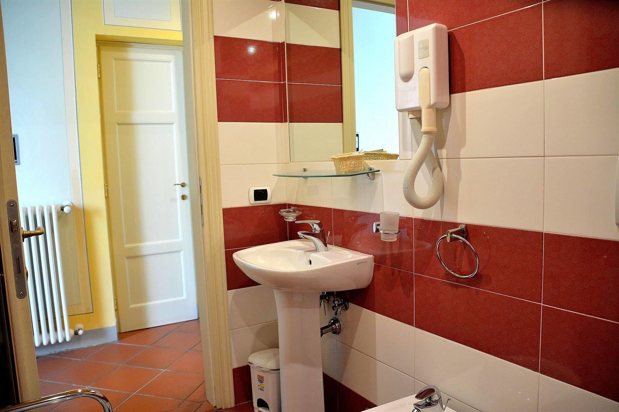 Dimora Dei Guelfi Luxury Rooms Lucca Luaran gambar