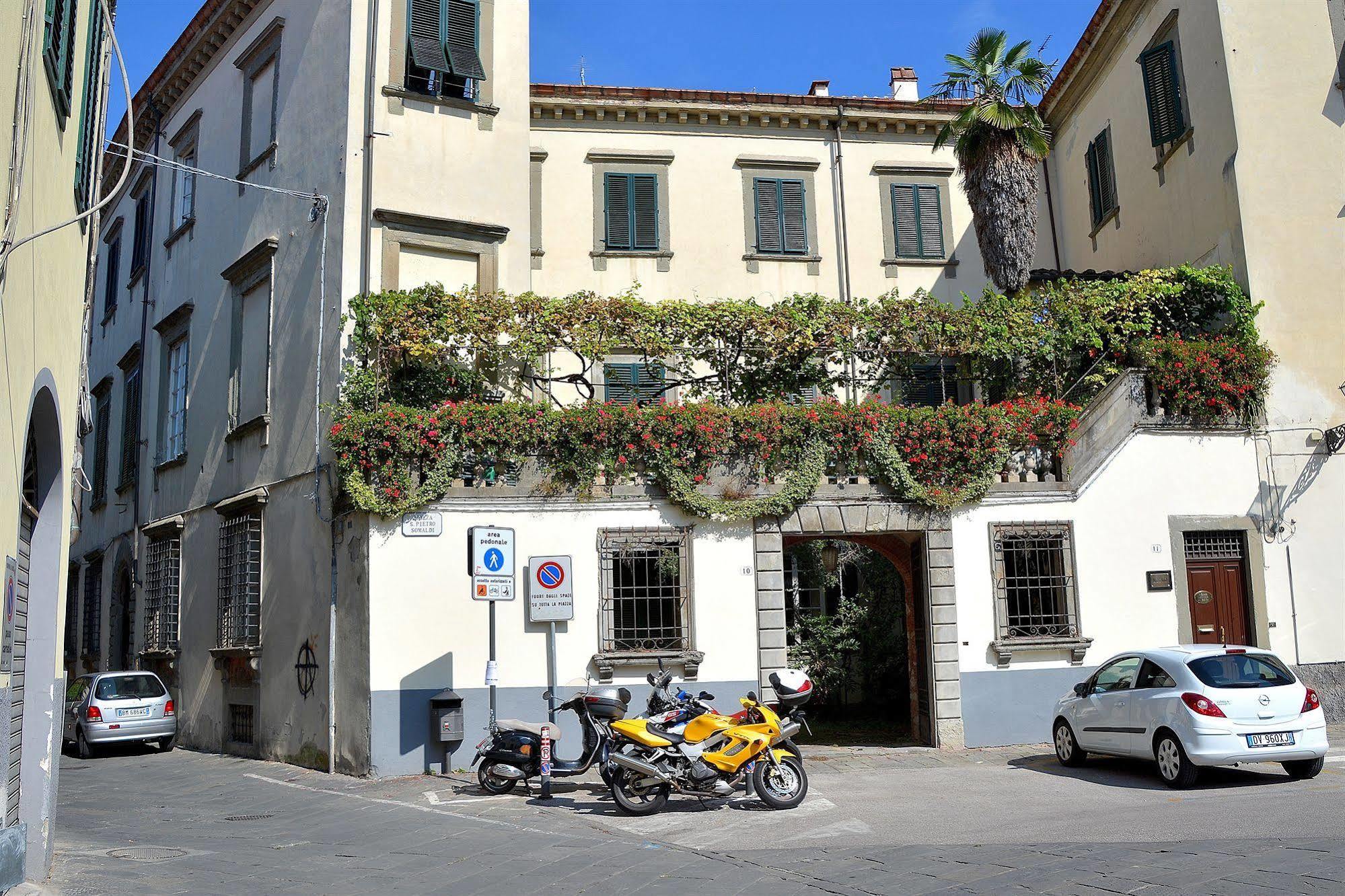Dimora Dei Guelfi Luxury Rooms Lucca Luaran gambar