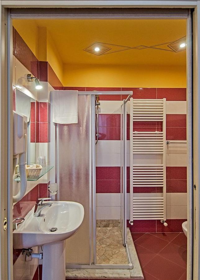 Dimora Dei Guelfi Luxury Rooms Lucca Luaran gambar